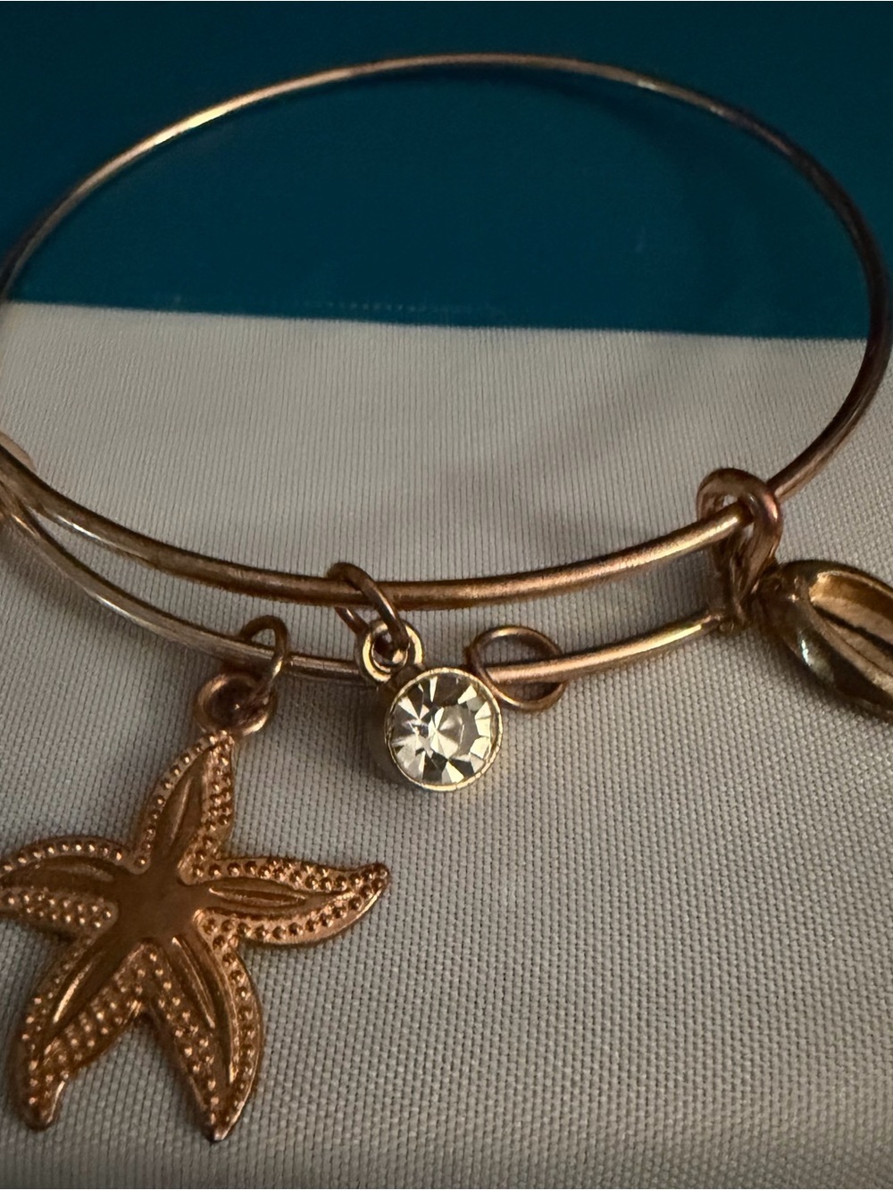 Four Expandable Wire Bracelets - Picture 5 of 8